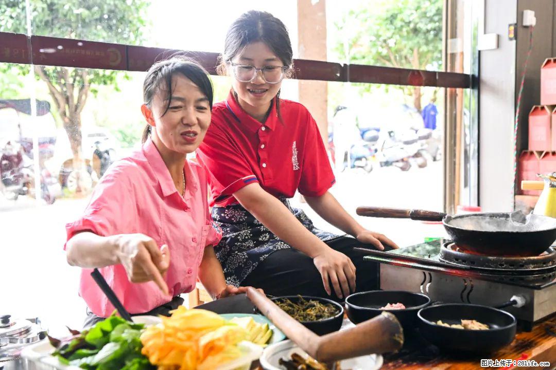全网追的“扁担女孩”，找了一份暑假工，时薪12元 - 庆阳生活资讯 - 庆阳28生活网 qingyang.28life.net